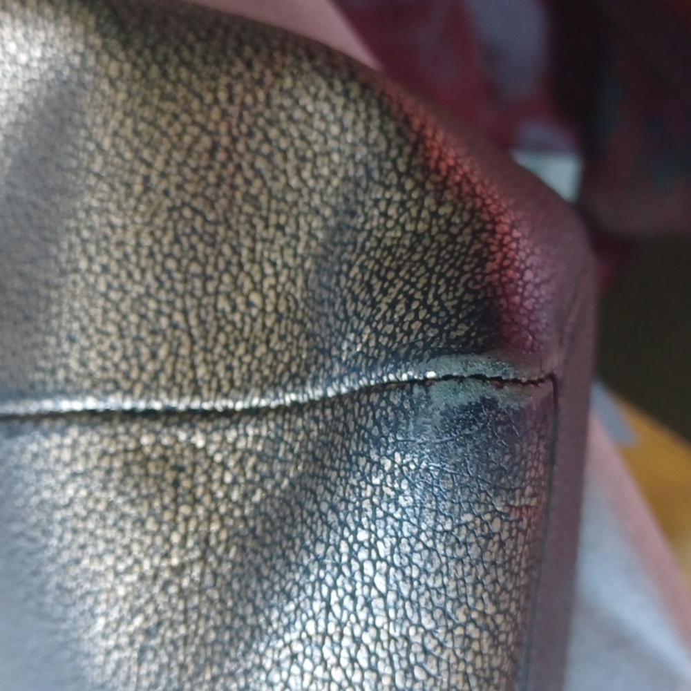 COACH 33736 MEDIUM SIZE GOLD, BLACK LEATHER METALIC HANDBAG - Picture 7 of 12